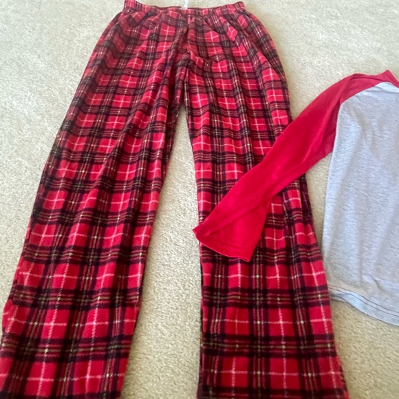 Disney Minnie Mouse Plaid Pajama Set. Women size L-XL - Picture 4 of 11